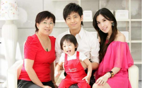 明星夫妻自媒体,自媒体揭秘爱情保鲜秘诀