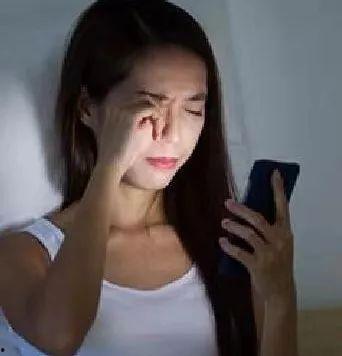 女生熬夜娱乐吃瓜酱视频,女生娱乐生活新趋势